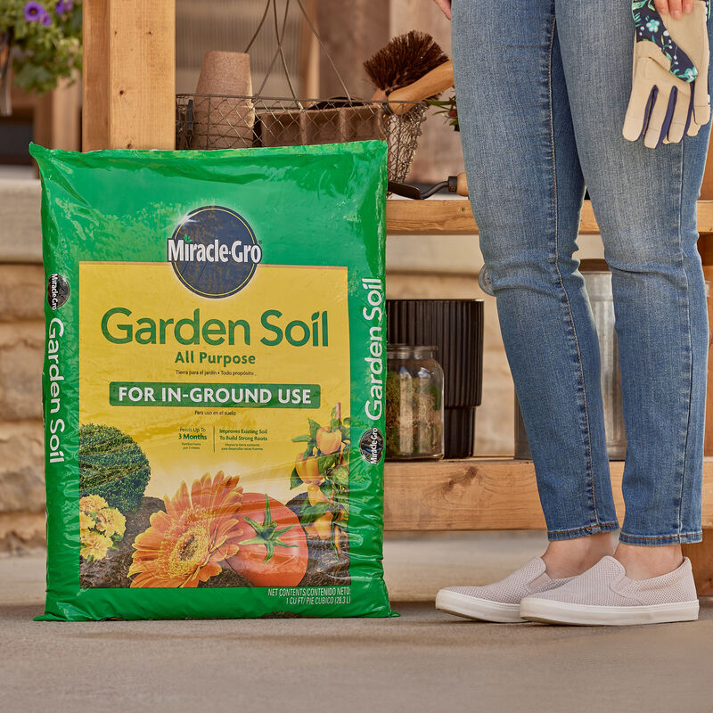 Can I Use Miracle-Gro Garden Soil In Pots