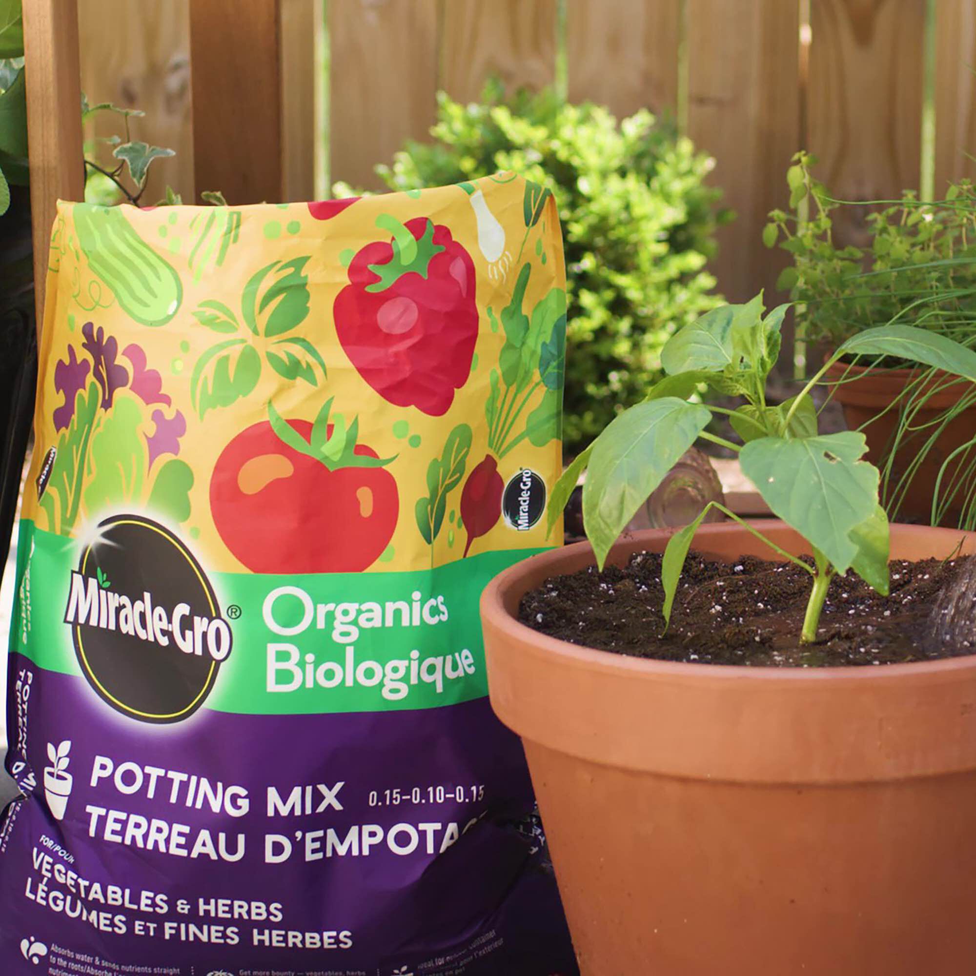 Miracle Gro Organics Potting Mix for Vegetables Herbs Miracle