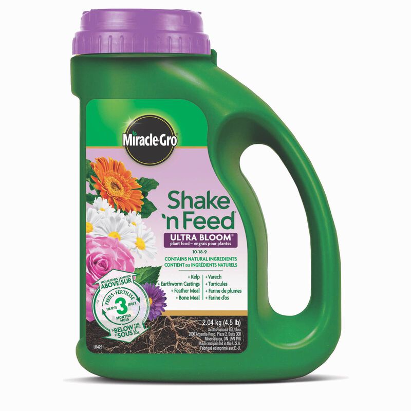 Miracle-Gro® Shake 'N Feed Ultra Bloom Plant Food image number null