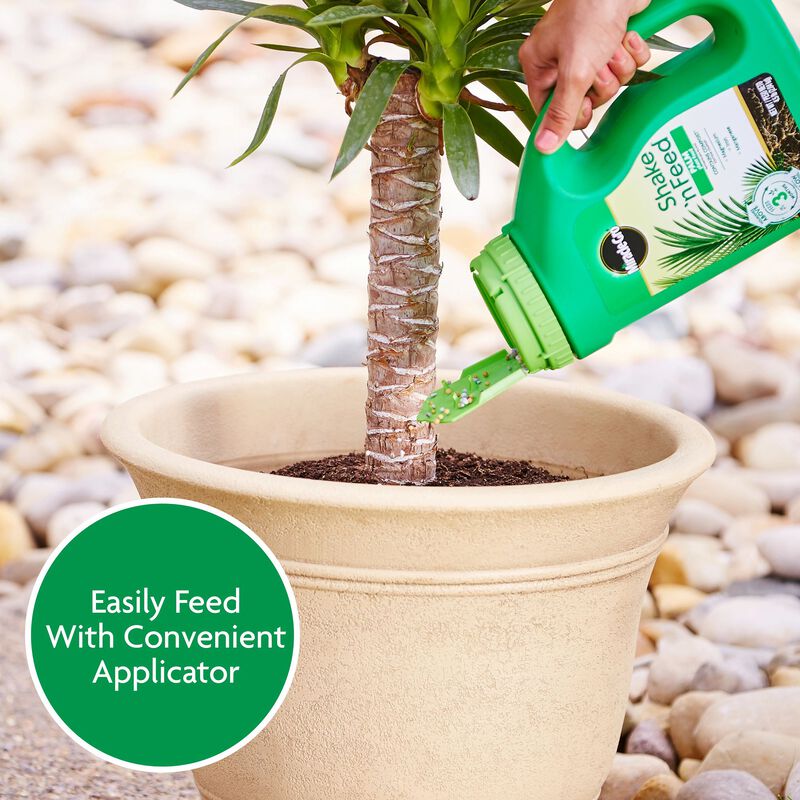 Miracle-Gro® Shake 'N Feed Palm Plant Food image number null