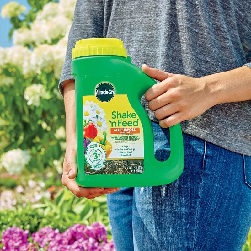 Miracle-Gro® Shake 'N Feed All Purpose Plant Food image number null