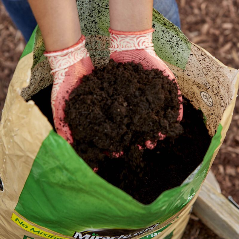 Miracle-Gro® Raised Bed Soil image number null